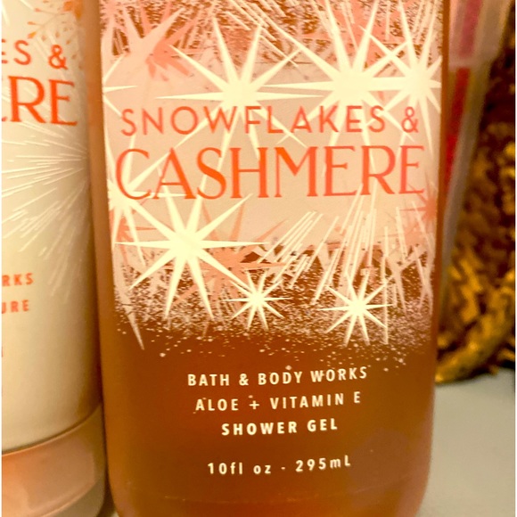 3 PC Snowflakes & Cashmere Set All Full Size Bath and Body Works - Picture 4 of 7